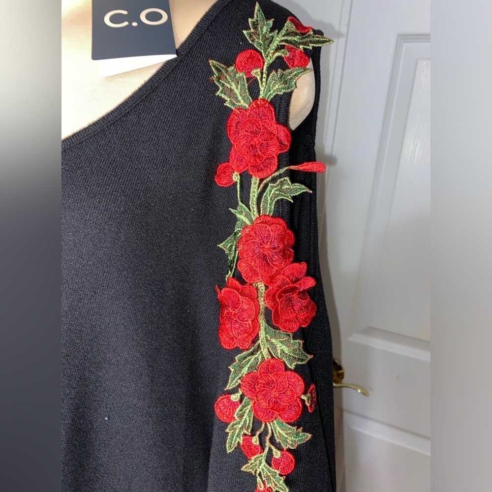 C.o.z.Y Black Sweater Dress XXL NWT Cold Shoulder w/ Rose Embroidery, Cozy Chic - Picture 3 of 9